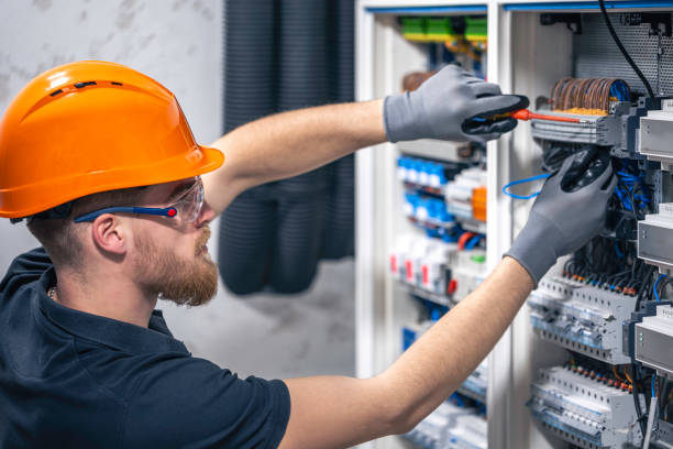 Best Affordable Emergency Electrician  in Walworth, WI